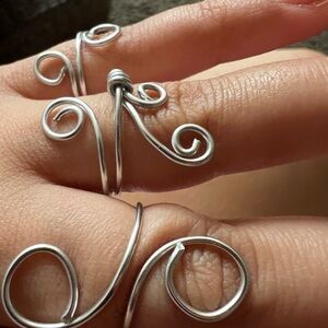 Elegant Silver Swirl Ring